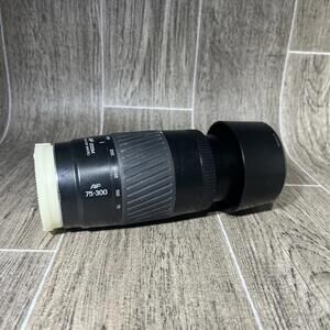 Vintage Minolta Zoom AF 75-300 1.5m Lens